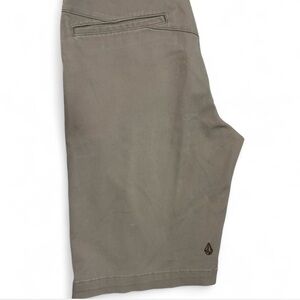 🎁 Volcom Men's Khaki Flat Front Shorts 30